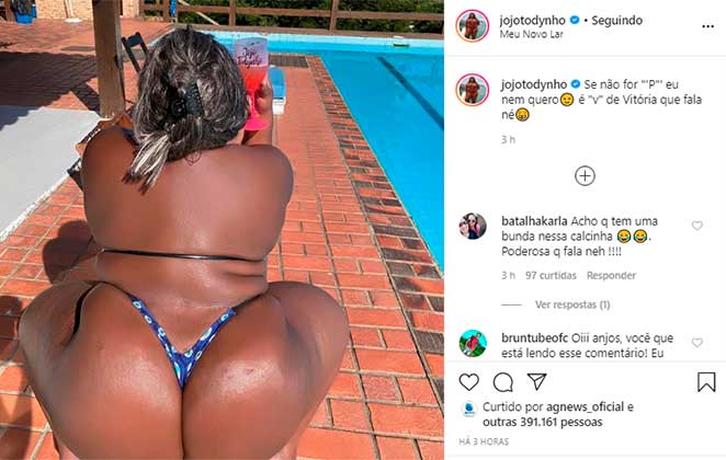 Jojo Todynho posa de biquíni na piscina e eleva temperatura da web no Instagram