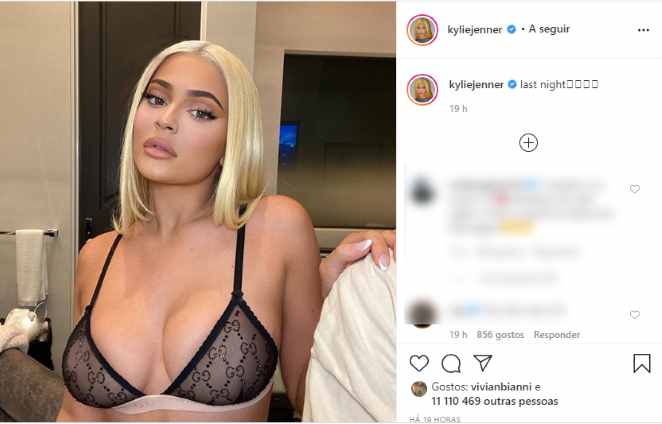 Kylie Jenner sensualizou para mostrar a nova cor de cabelo