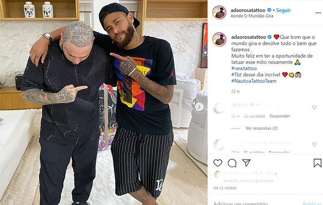 Neymar faz uma tatuagem em homenagem a Michael Jordan