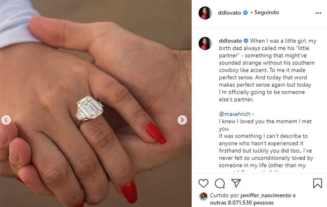 Demi Loavto mostra seu anel de noivado em post