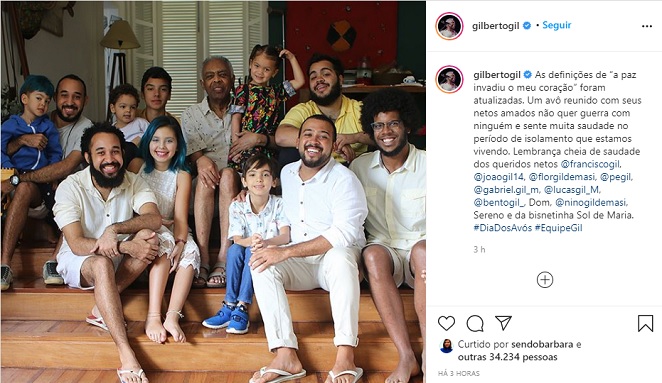 Gilberto Gil compartilha linda foto ao lado dos netos e da bisneta