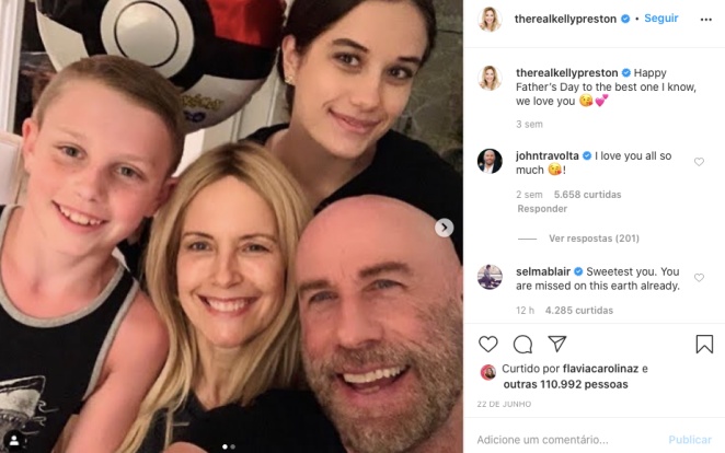 Última foto publicada por Kelly Preston é na companhia dos filhos e do marido, John Travolta