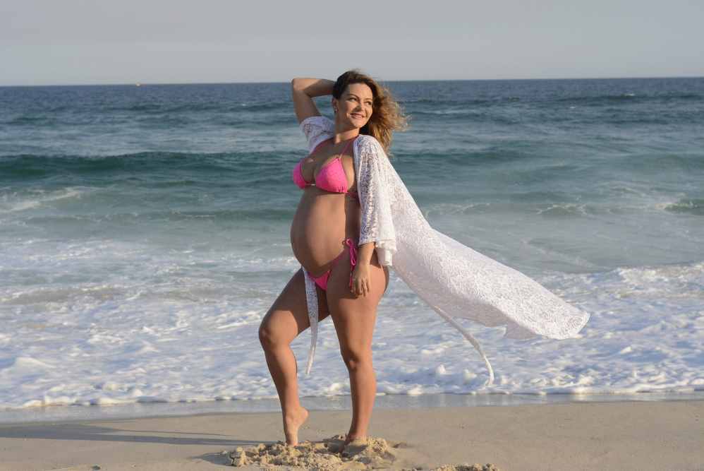 Laura Keller mostrou o corpo de grávida