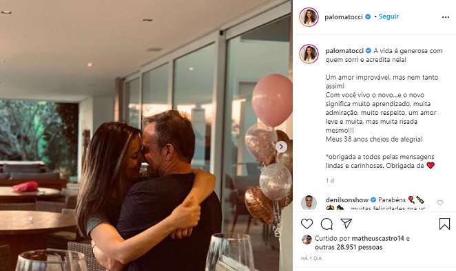 Paloma Tocci posa abraçada com Rubens Barrichello e se declara