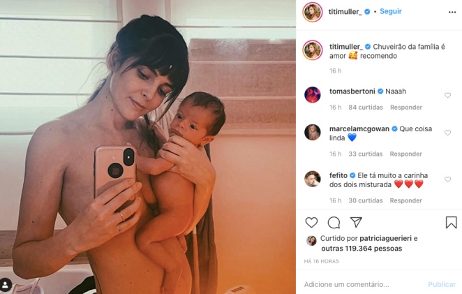 Titi Müller posa com o filho na hora do banho