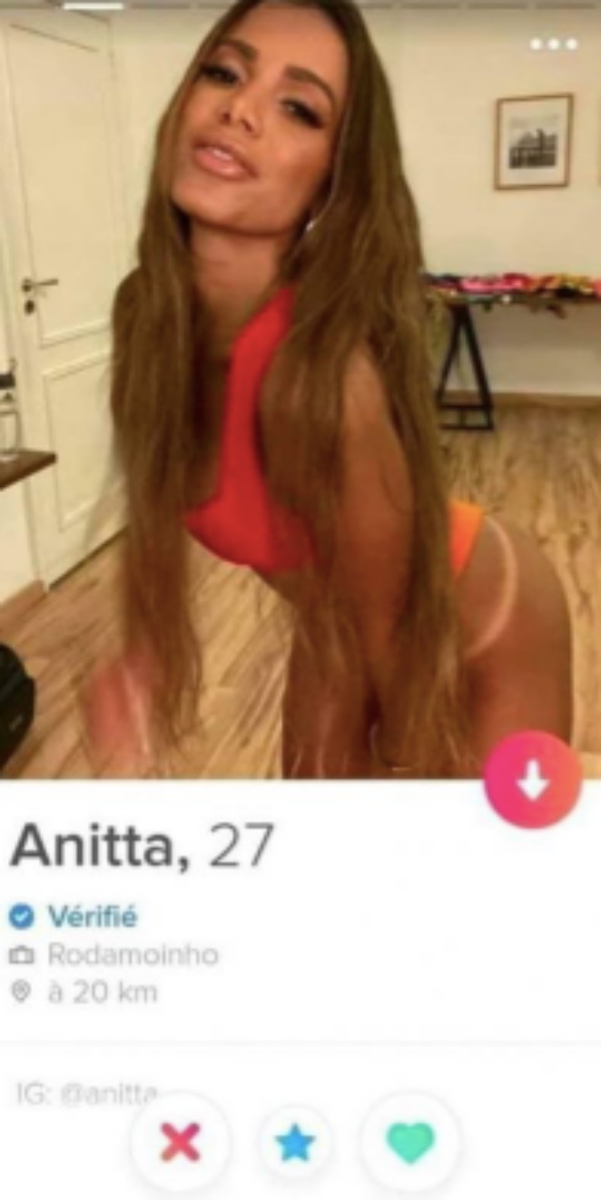 Anitta está no Tinder