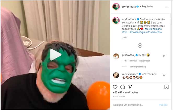 Ary Fontoura encantou seguidores ao posar com uma máscara de hulk