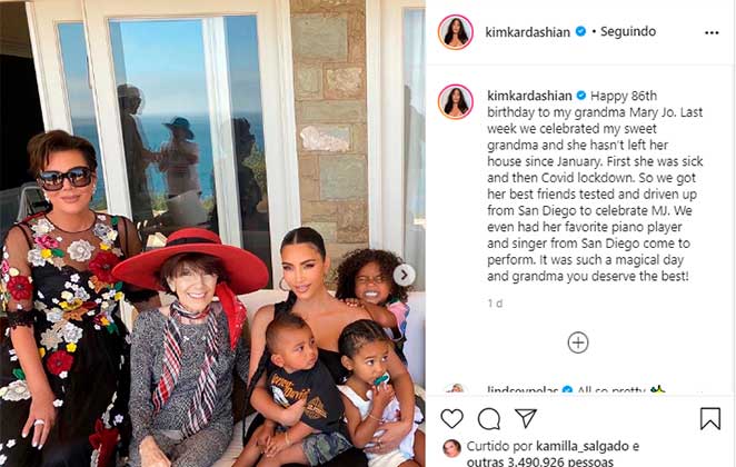 Kim Kardashian posou com os filhos no aniversário de sua avó