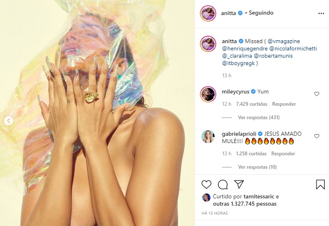 Miley Cyrus comenta foto de Anitta no Instagram 