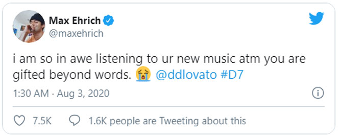 Max Ehrich parabeniza Demi Lovato depois de ouvir uma música da amada