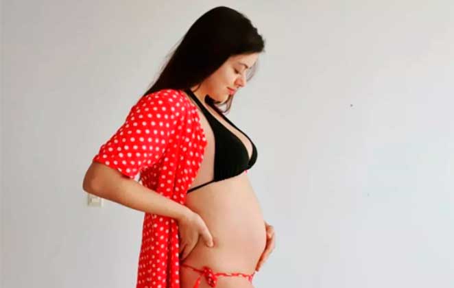 Patrícia Cardoso, esposa de Marcelo Adnet, tira mais uma foto grávida