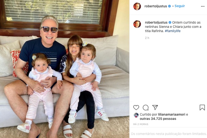 Roberto Justus encanta em foto com filha e netas