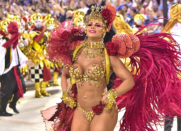 Viviane Araújo conversou com OFuxico sobre o adiamento do Carnaval 2021