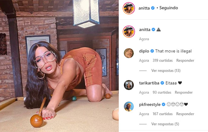Anitta agita a web em poses sensuais 