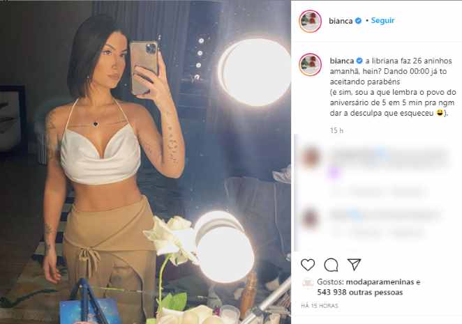 Bianca Rosa faz selfie no espelho e esquenta a web!