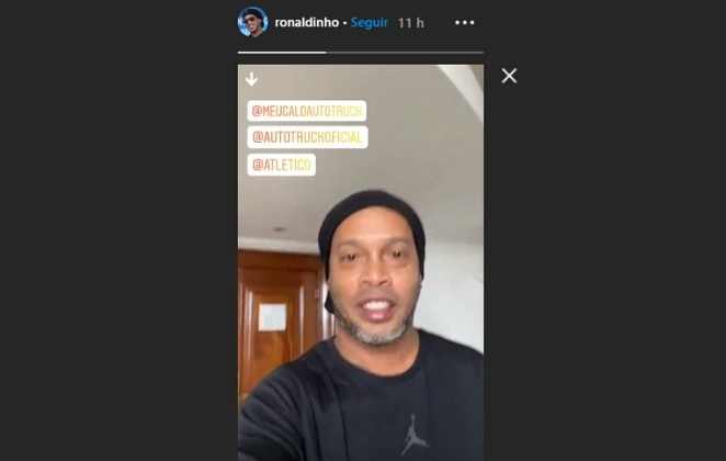 Ronaldinho faz comunicado no Instagram