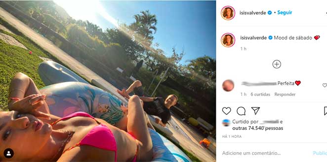 Isis Valverde posou de biquíni com Paulinho Santos no Instagram