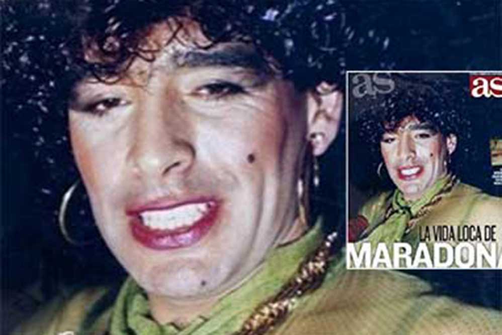 O jornal espanhol AS, especializado em esportes,  lançou uma capa polêmica mostrando Maradona maquiado como mulher