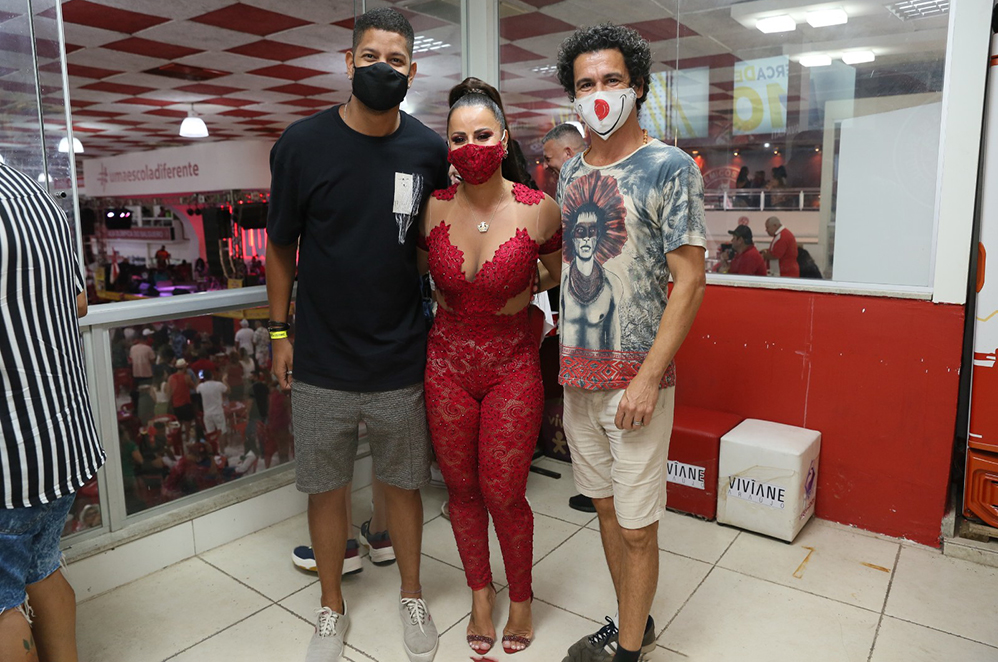 Viviane Araújo participa de feijoada no Salgueiro em comemoração ao dia da Consciência Negra