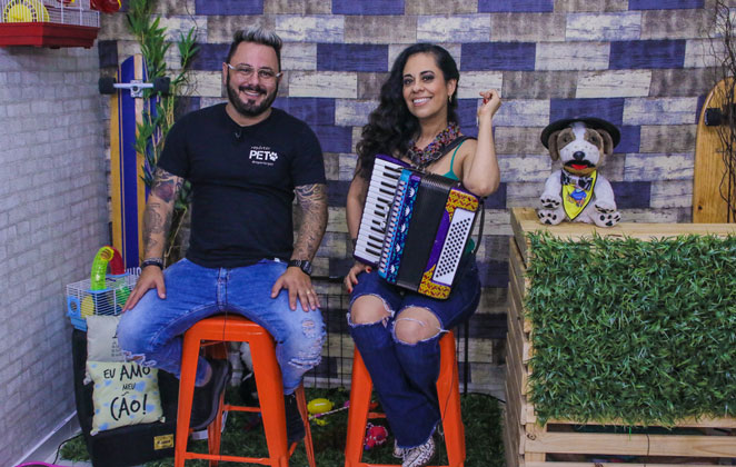 Jorge Guerra e a cantora Adriana Sanches