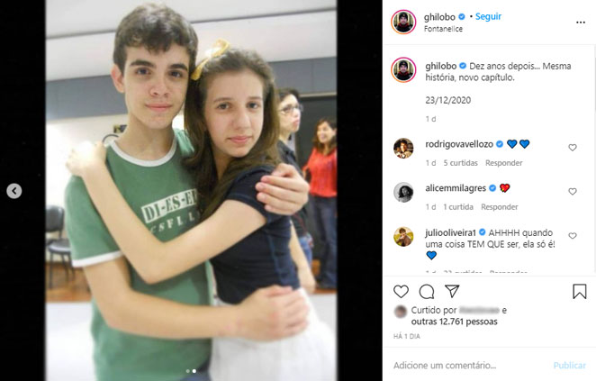 No mesmo post, o ator mostrou um clique dos dois ainda adolescentes, quando namoravam