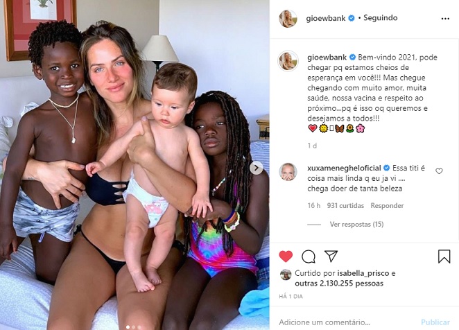 Giovanna Ewbank encanta a web ao posar com os filhos