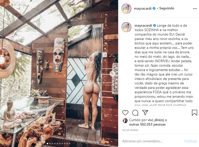Mayra Cardi posa nua e reflete na web