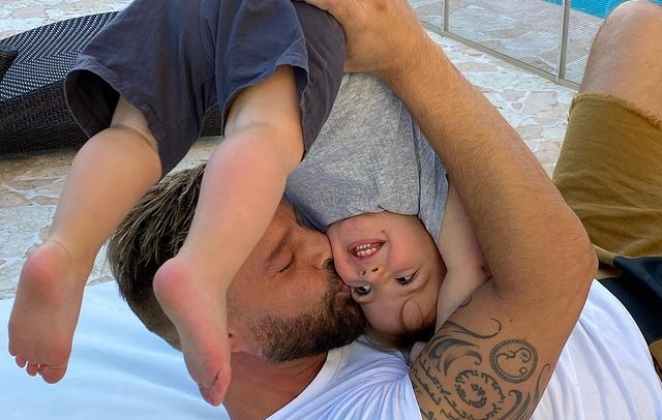 Ricky Martins e seu filho Renn que ele chama de Baby Renn