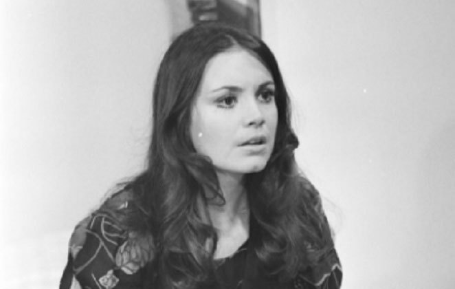 Regina Duarte, como Bárbara, na novela Fogo Sobre Terra
