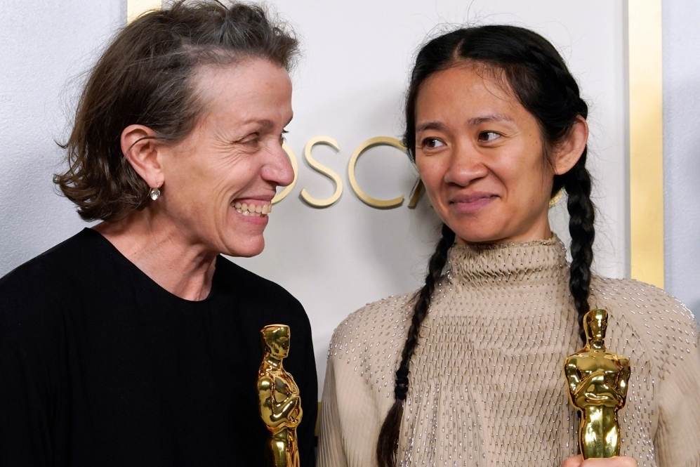  Frances McDormand e Chloé Zhao, de Nomadland