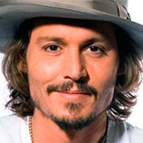 Johnny Depp choca fãs ao aparecer em show após julgamento