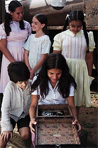 Alma G mea Alexandra encontra as j ias de Luna OFuxico