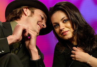 Mila Kunis Nao Quer Que Ashton Kutcher Mantenha Vinculos Com Filhas Da Ex O Fuxico