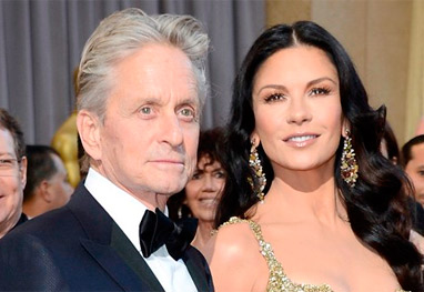 Michael Douglas e Catherine Zeta-Jones chegam a Nova York - OFuxico