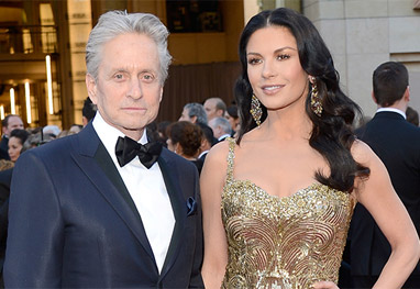 Michael Douglas e Catherine Zeta-Jones chegam a Nova York - OFuxico