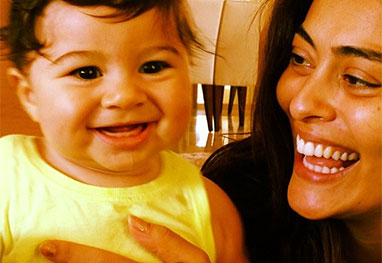 Juliana Paes encanta fãs com a fofura do filho OFuxico