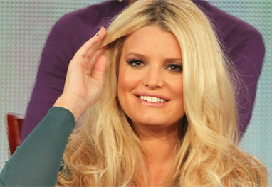 Jessica Simpson fuma