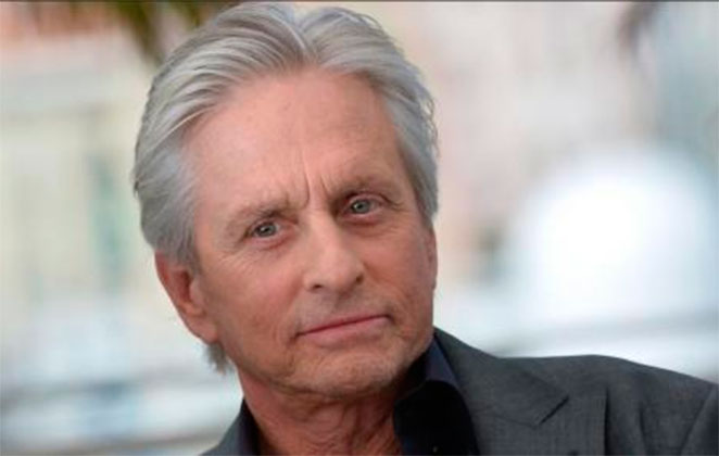 Michael Douglas e Catherine Zeta-Jones chegam a Nova York - OFuxico