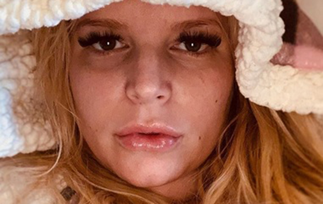 Jessica Simpson mostra sua gravidez