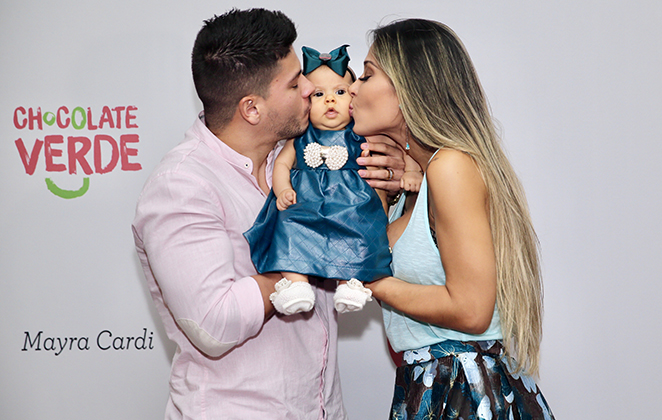 Filha De Mayra Cardi E Arthur Aguiar Rouba A Cena Em Evento O Fuxico