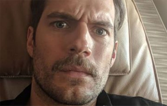 Henry Cavill ficou sem beber água dois dias para cada cena sem