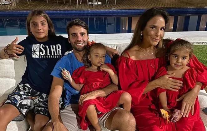 Ivete Sangalo lança EP com música especial para fãs: 'Muito sensível