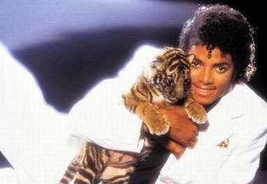Michael Jackson com sua tigresa de estimação