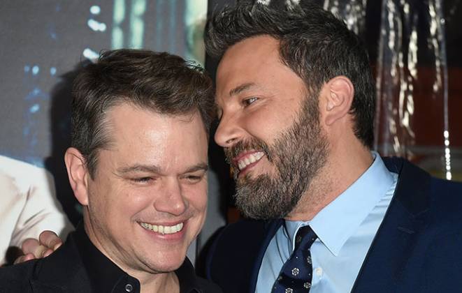 Melhores amigos Matt Damon e Ben Affleck rindo