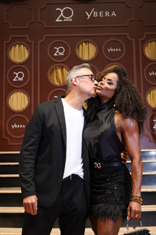 Adrien Cunha e Adriana Bombom