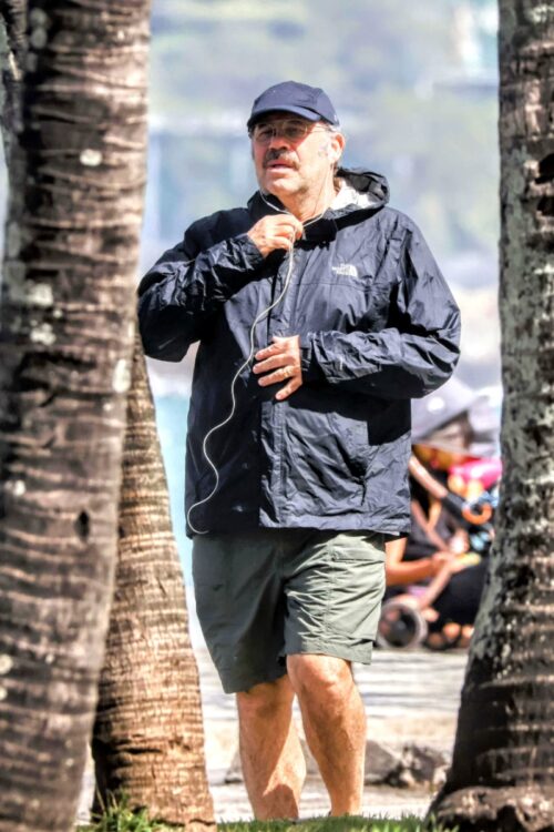 Otávio Müller se exercita na orla