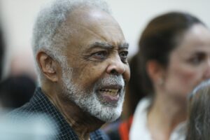 Gilberto Gil na missa de sétimo dia de Preta
