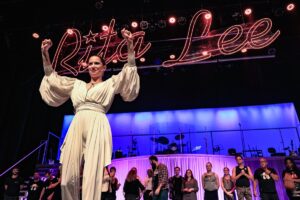 Mel Lisboa no musical Rita Lee