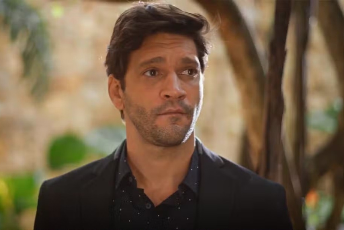 Vanderson (Armando Babaioff)