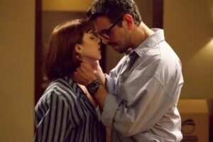 Vale Tudo - Solange (Alice Wegmann) e Renato (João Vicente Castro)